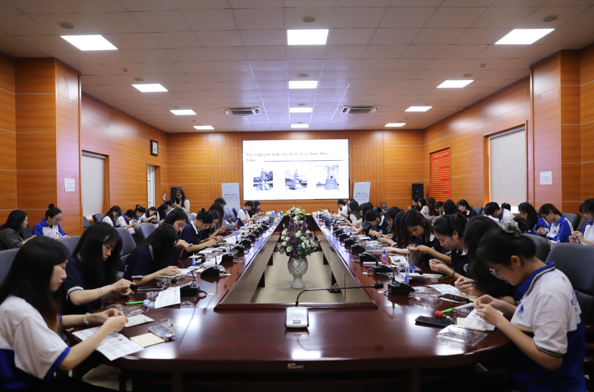 하롱대학교에서의 강연