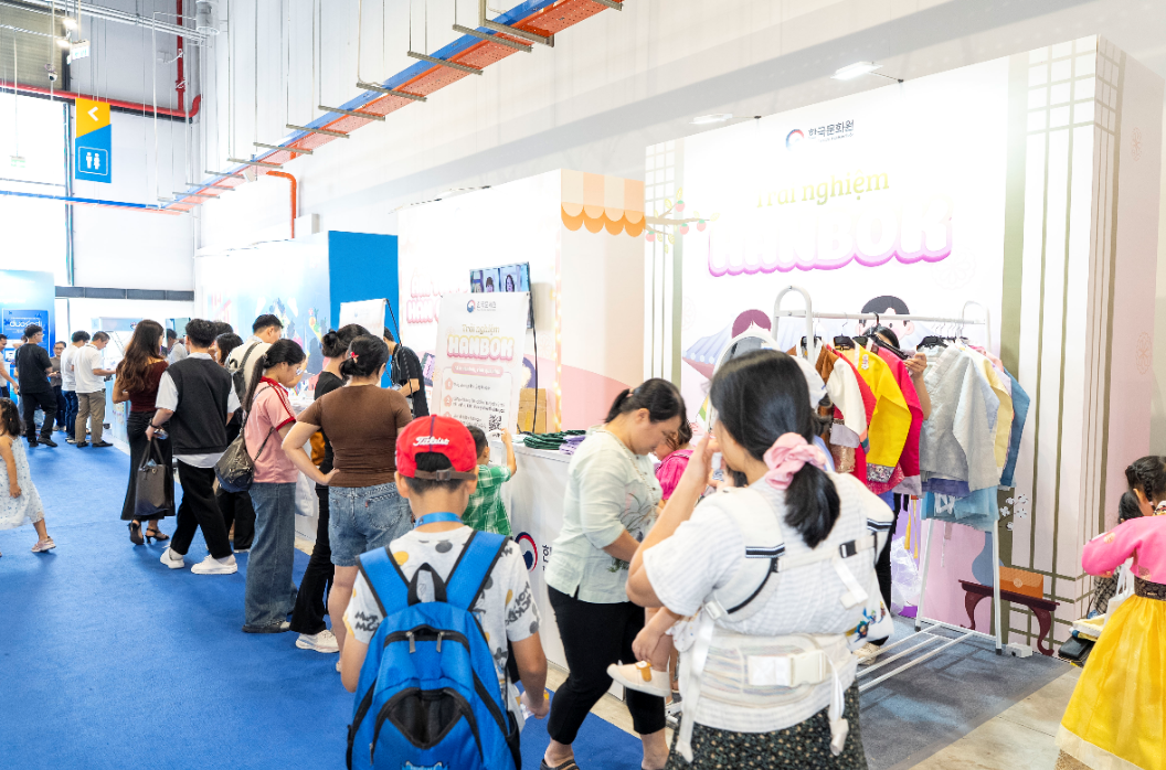 주베트남한국문화원 한복 체험 부스