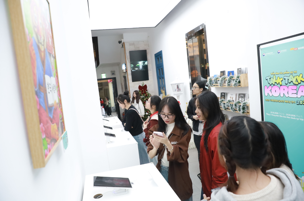 한국&nbsp;문화&nbsp;홍보를&nbsp;주제로&nbsp;한&nbsp;국내외&nbsp;우수&nbsp;수상작&nbsp;전시&nbsp;관람