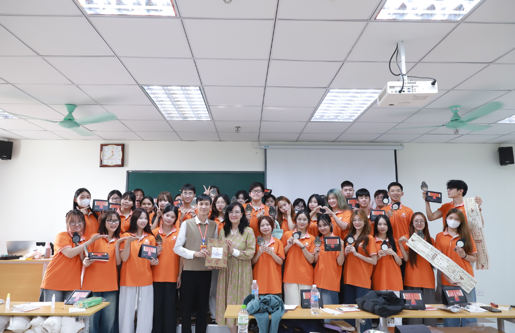 수업 참가자와 강사 선생님의 기념 사진