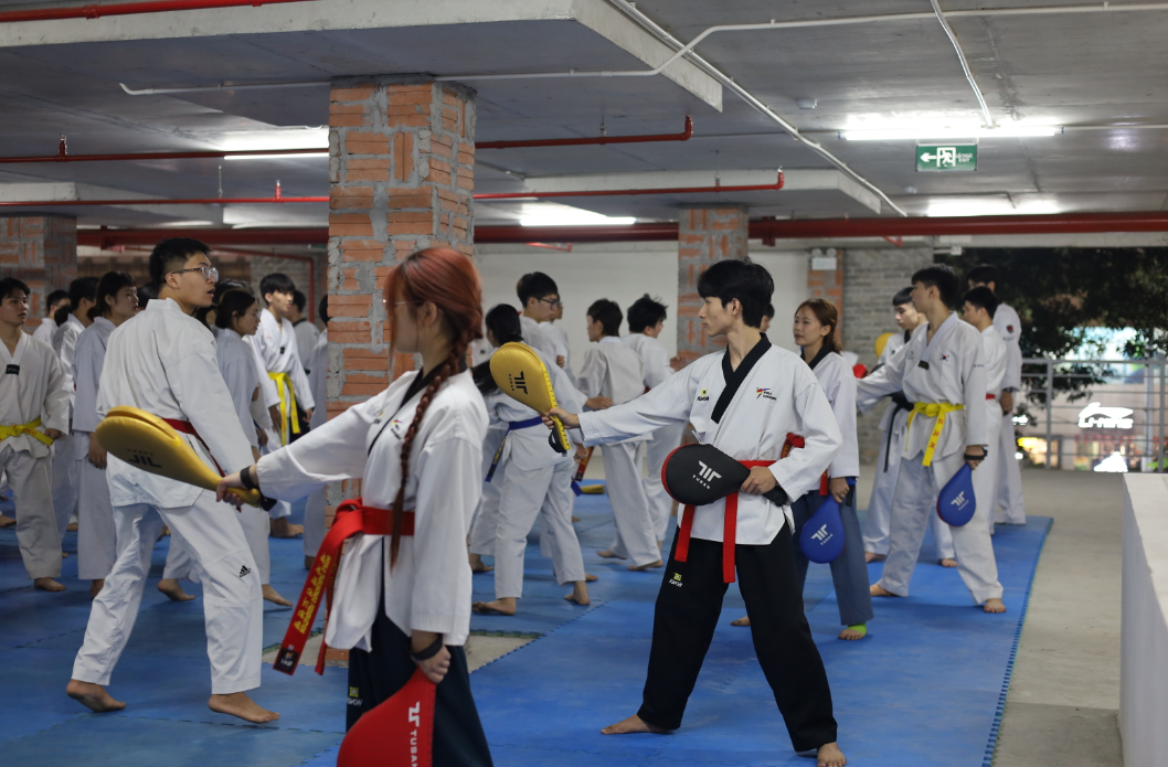 미트&nbsp;운동이 진행된다