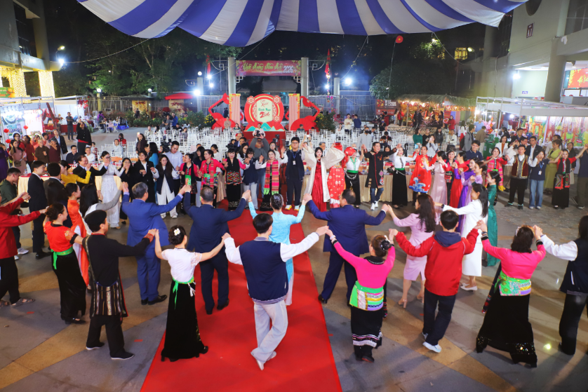 베트남&nbsp;문화체육관광부의&nbsp;주관으로&nbsp;<2026&nbsp;봄축제>