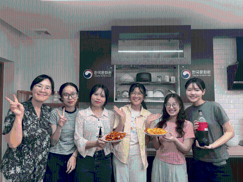 LỚP HỌC VĂN HÓA THÁNG 8 TẠI HỌC VIỆN KING SEJONG - TRUNG TÂM VĂN HÓA HÀN QUỐC - HỌC TIẾNG HÀN QUA ẨM THỰC ĐƯỜNG PHỐ HÀN QUỐC