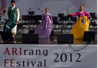  LIÊN HOAN ARIRANG CA NGỢI NHỮNG BÀI HÁT DÂN CA CỦA HÀN QUỐC